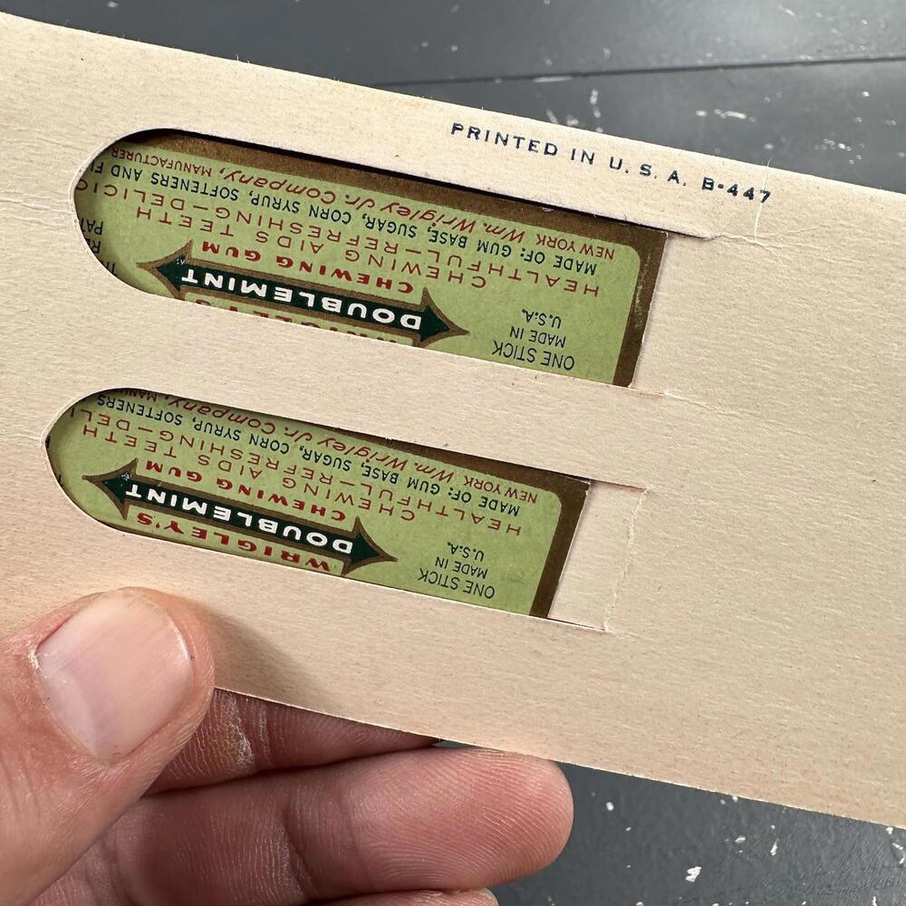 VTG Wrigley's Gum Wilminton-Catalina Airline In Flight Service 2 Spearmint Stick - Picture 4 of 5